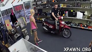 Amateur gets some cash to show us her sexy moves